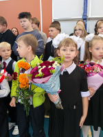 Более 200 первоклассников сели за парты в 20 школах Онежского округа