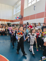 Более 200 первоклассников сели за парты в 20 школах Онежского округа
