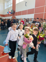 Более 200 первоклассников сели за парты в 20 школах Онежского округа